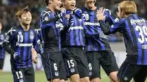 徐灿拳王二度捍卫金腰带，挑战者战绩全胜未曾败绩