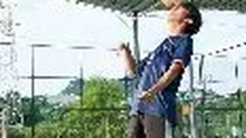 沈腾幼子首次亮相，萌态可掬获赞校园王子气质